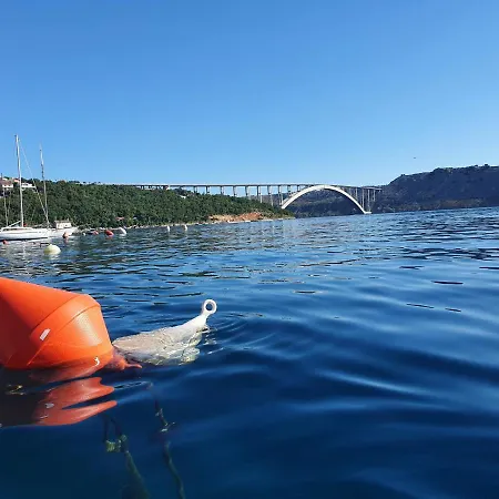 Дом отдыха Sea House Bassi