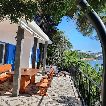 Sea House Bassi بيت للعطل *